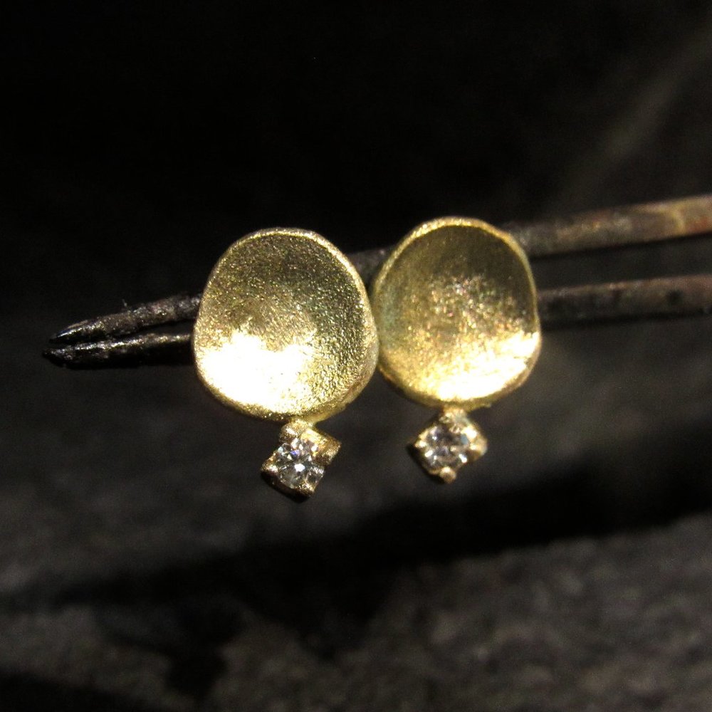 Gold earrings. 14k Yellow gold earrings with Diamond. UNIQUE handmade